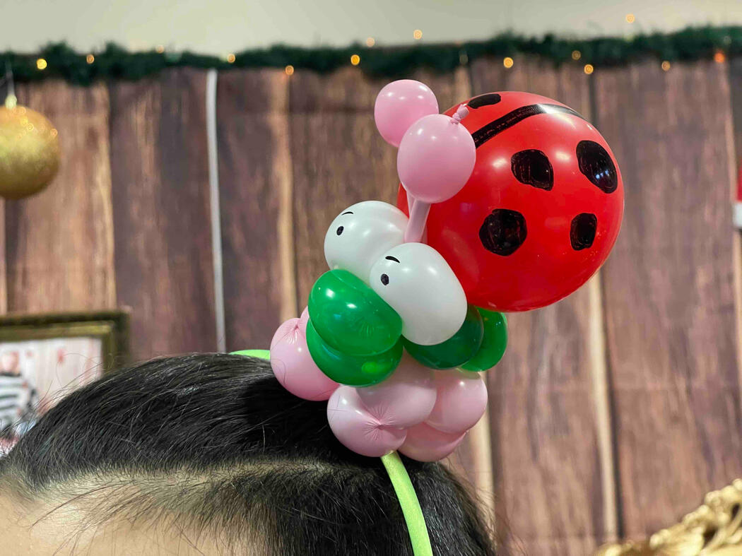 Sculpture sur ballons Ensemble de sculptures sur ballons multicolores réalisées pour une animation tout public.